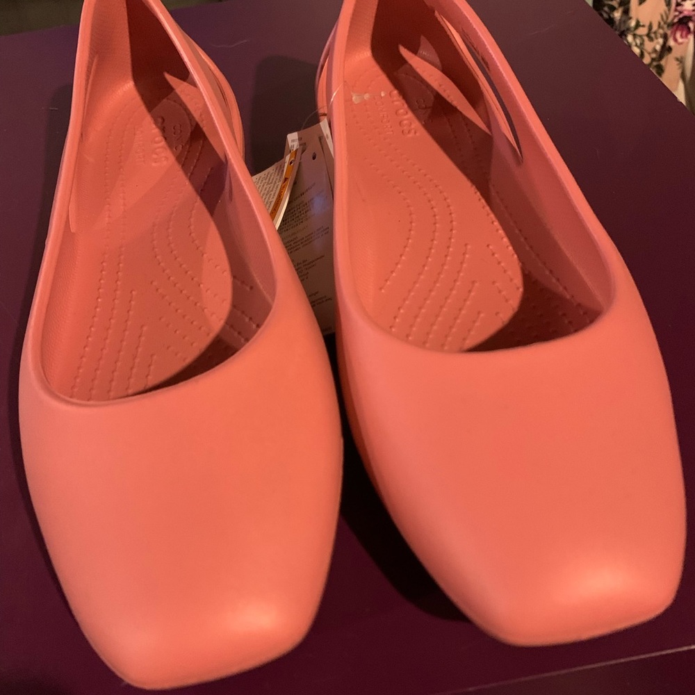 Croc Flats